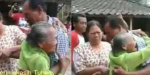 Viral, Pertemuan Penuh Haru Ibu dengan Anak, Akhirnya Pulang Setelah 35 Tahun Merantau