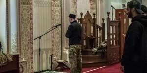 Potret Tentara Muslim Ukraina Tarawih dan Buka Puasa Ramadan di Tengah Perang Lawan Rusia