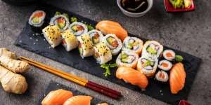 Aturan Baru, Wisatawan Asing yang ke Jepang Wajib Makan Sushi