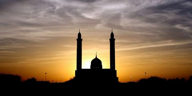 Doa Setelah Adzan dan Artinya, Ketahui Adab Serta Keutamaan Membacanya