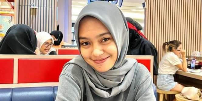 Baru Berusia 14 Tahun, Remaja Hafidzah Jadi Mahasiswi Termuda Unair