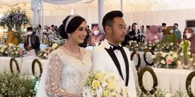 Pengantin `Sultan` Resepsi di Rumah: Halaman Diubah Mirip Venue Gedung, Budget Habis Miliaran Rupiah
