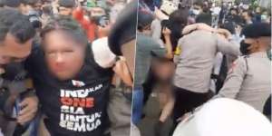 Detik-Detik Dosen UI Ade Armando Dikeroyok di Tengah Massa Demo 11 April, Celananya Dilucuti