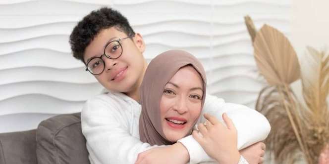 Jadi Mualaf Karena Cinta Adjie Massaid, Angelina Sondakh Terbuka Hati Pelajari Islam Saat di Penjara