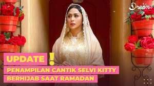 Penampilan Cantik Selvi Kitty Berhijab saat Ramadan