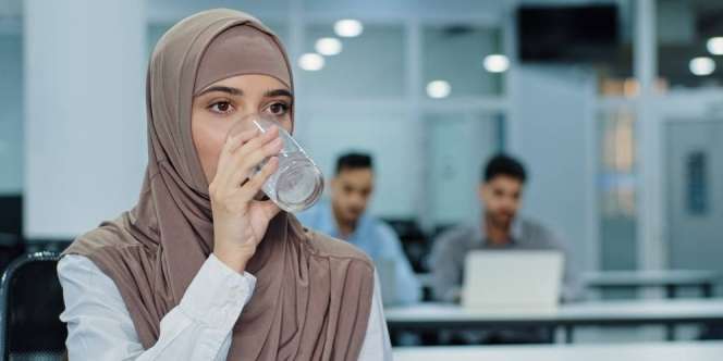 Cara Jitu Biar Tak Mudah Haus Saat Berpuasa