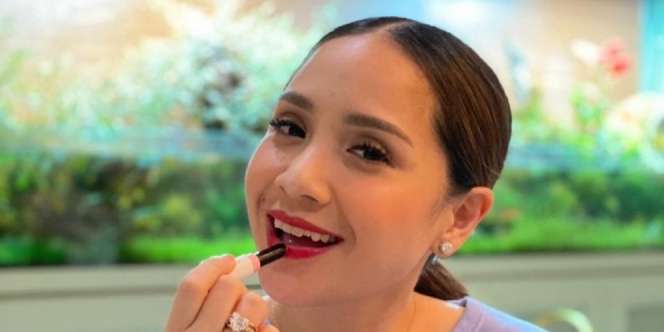 Nagita Slavina Pakai Dress Murah, Netizen Mengira Harganya Jutaan