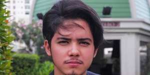 Video Aliando Syarief Elus Kepala Prilly Latuconsina Bikin Geger Seisi Bioskop