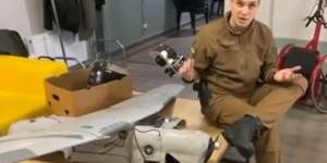 Tentara Ukraina Bongkar Drone Rusia, Dikira Canggih Ternyata Lebih Mirip Pesawat RC Ditambah Kamera Biasa