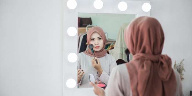 Kunci Menyamarkan Jerawat Bertekstur dari MUA Hepi David