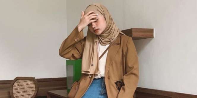 Inspirasi Tampilan Busana Hijab dengan Warna Bumi