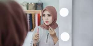 Trik Memaksimalkan Pemakaian Lip Cream hingga Benar-benar Habis