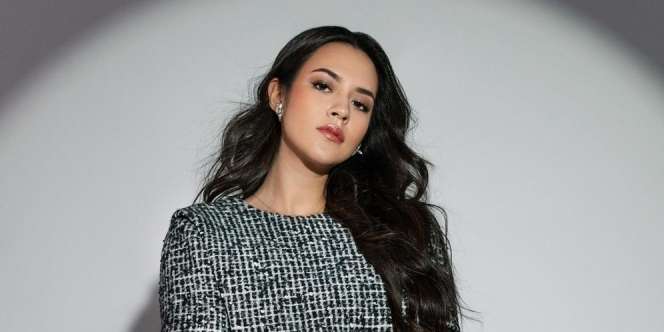 Gaya Elegan Raisa Pakai Outfit Serba Louis Vuitton