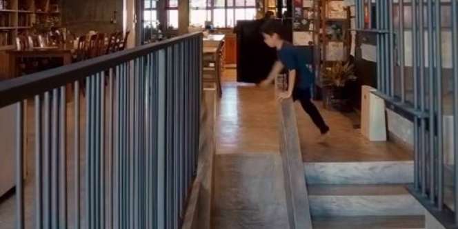 Desain Keren 'Rumah Hutan' Pakai Tangga Seluncuran