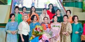 Istri Sandiaga Uno Ikut Pamerkan Keindahan Indonesia Lewat Busana Idul Fitri