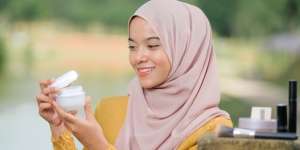 3 Langkah Retouch Makeup Praktis Ala MUA