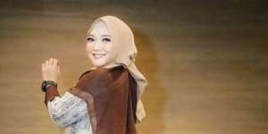 Ralat: Mantan Suami Tegaskan Perceraian Bukan Penyebab Penyanyi Sulis Terpuruk