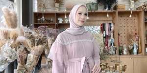 Serba Soft Pink, Fanny Fabriana Tampil Anggun dan Elegan Tanpa Terkesan Berlebihan