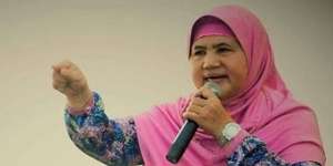 Didominasi Warna Emas, Inilah Potret Rumah Mewah Mamah Dedeh yang Jarang Terekspos!