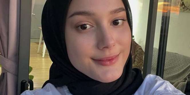 5 Potret Yasmine Ow, Tunangan Aditya Zoni yang Mirip Boneka Kartun