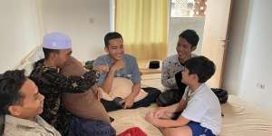 5 Potret Rafathar Ikut Pesantren Kilat, Langsung Akrab Bareng Santri Lain – Tes Hafalan Alquran!