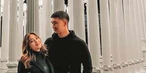 Penampilan Sederhana Nikita Willy dan Indra Priawan Saat Foto Keluarga Tuai Pujian