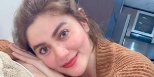 Berhijab, Penampilan Hilda Mantan Billy Syahputra Dipuji bak Bidadari