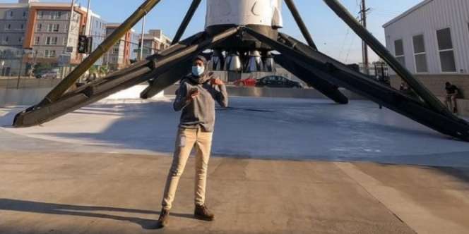 Keren! Wanita Muslimah Asal Indonesia Jadi Anak Buah Elon Musk di Space X