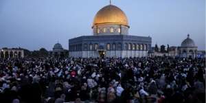 Potret 250 Ribu Warga Palestina Sholat di Masjid Al-Aqsa Sambut Lailatul Qadar