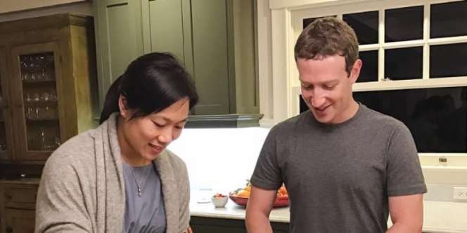 Terlihat Sederhana Ternyata Harga Kaos Pendiri Facebook Setara UMR Jakarta
