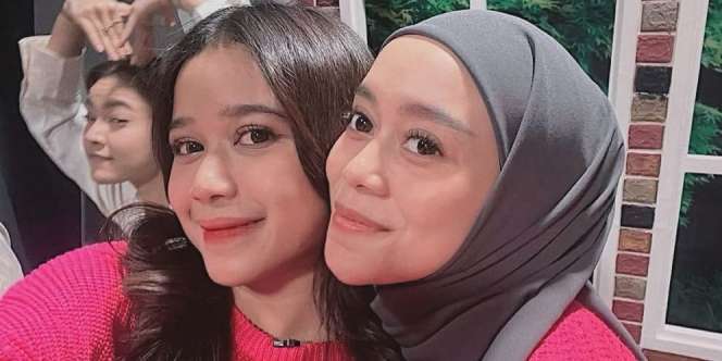 Potret Lesty Kejora dan Brisia Jodie Kompak Pakai Baju Pink, Warganet: Kakak Adek