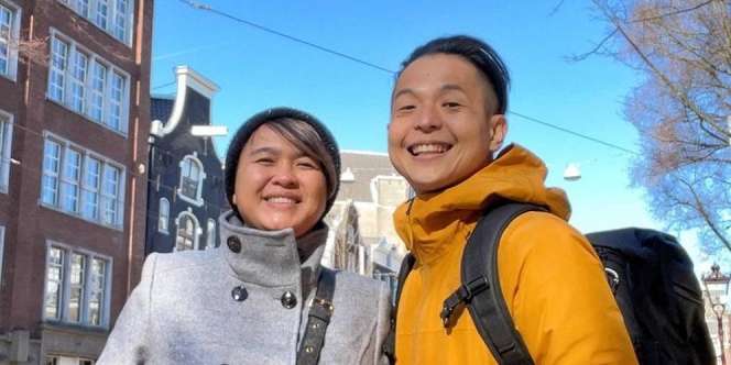 Liburan di Amerika, Ernest Prakasa Pamer Istrinya Sibuk Cuci Baju