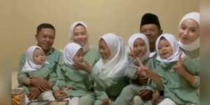 Anak Bersin Waktu Foto Keluarga, Ekspresi Bapak Geli Lihat Ingus Keluar Bikin Salfok