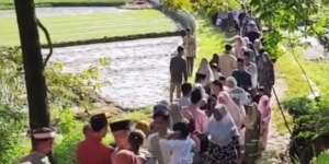 Viral Video Salam Salaman Lebaran Terpanjang di Pemalang