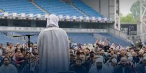 Klub Sepakbola Inggris Ini Jadi yang Pertama Gelar Sholat Idul Fitri di Stadion