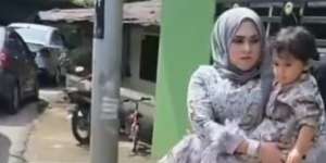 Viral! Emak-emak Pakai Baju Lebaran bak Putri Duyung