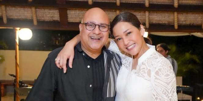 Foto Lebaran Bersama Keluarga, Pose Irwan Mussry Jadi Sorotan