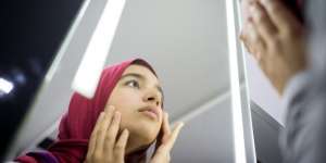 Ini Sebabnya Jerawat Sering Muncul Saat Lebaran