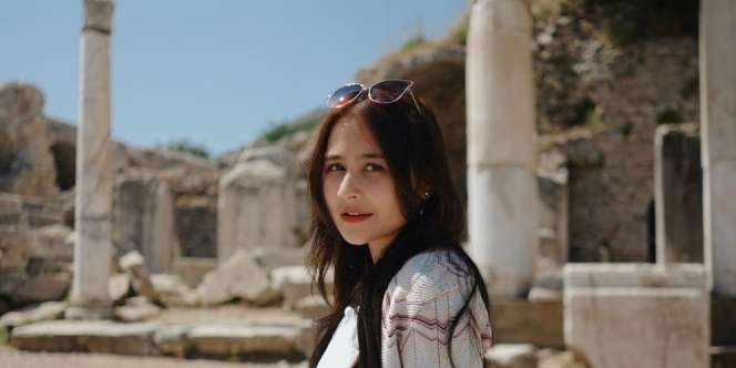 Potret Cantik Prilly Latuconsina Saat Liburan ke Turki