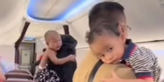 Video Viral AC Pesawat Mati Saat Terbang, Penumpang Kepanasan Sampai Anak-Anak Lepas Baju