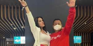 Hotman Paris Unggah Bukti Soal Iqlima Kim, Usia Sang Mantan Asisten Bikin Salfok