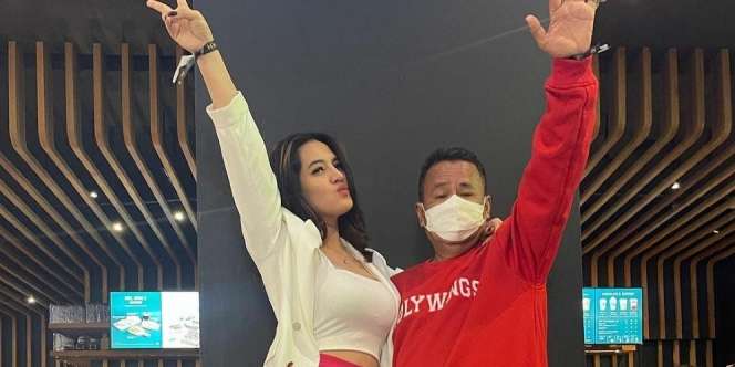 Hotman Paris Unggah Bukti Soal Iqlima Kim, Usia Sang Mantan Asisten Bikin Salfok