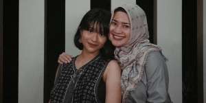 Potret Ikke Nurjanah dan Putri Gadisnya, Disebut Mirip Kakak Adik daripada Ibu dan Anak!