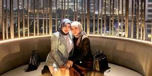 Hangout Bareng Aurel Hermansyah, Lesty Kejora Bawa Tas Hitam Setengah Miliar