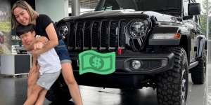 Gaya Santai Farida Nurhan Pakai Sandal Jepit Beli Mobil Miliaran