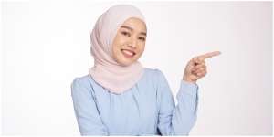 Kulit Wajah Kusam Bikin Nggak Percaya Diri saat Pakai Hijab Putih? Atasi dengan Glow & Lovely Multivitamin Cream Yuk!