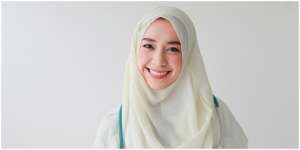 Pakai Hijab Putih di Segala Momen Kenapa Nggak? Saatnya Tampil Percaya Diri dengan Glow & Lovely
