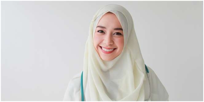 Pakai Hijab Putih di Segala Momen Kenapa Nggak? Saatnya Tampil Percaya Diri dengan Glow & Lovely
