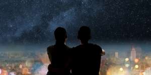 Benar-Benar Cinta Buta, Tukang Listrik Padamkan Setrum Sampai Satu Kampung Gulita demi Bisa Gelap-gelapan Berdua dengan Kekasih