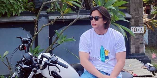 6 Potret Rumah Baru Billy Syahputra, Tiga Lantai Ada Ruang Khusus Kumpul